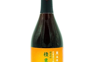 ●尾道造酢（広島県）「橙果皮酢」：安土桃山時代創業、440年以上の歴史を誇る蔵元の逸品。橙(だいだい)の皮で出来た珍しいお酢。フルーティーな香りと酸味の中にほろ苦さもあり、食欲を刺激してくれます