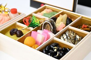 島根・松江にある日本料理「蟹料亭 松江和らく」が手がけたおせち