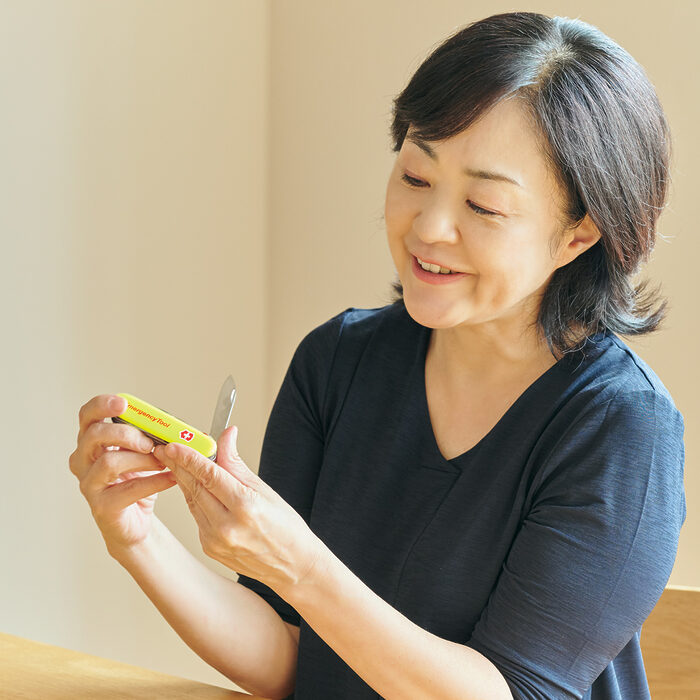 【ビクトリノックス】ナイフ、はさみ、ライトが一体に。 普段から役立つ万能アイテムを味方に