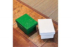 手のひらサイズのつづらは、相談次第では注文可能