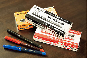 パイロットの水性ボールペン〈Vコーン〉を30年以上愛用
