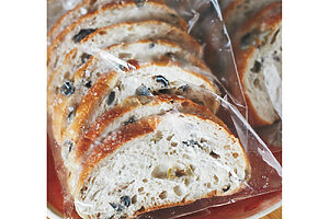 フードシェアアプリで贅沢グルメ。愛用のアプリ「TABETE」で見つけた、人気ベーカリー『PAUL』の冷凍パンの徳用詰め合わせ