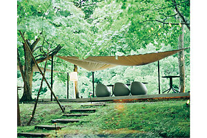 渓流テラスで夕涼みしながらのアペロタイムは、ここでしか体験できない贅沢