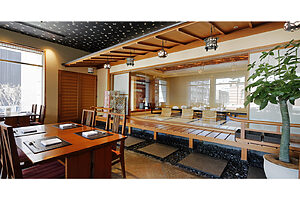 「隨縁亭」店内。ランチは11時30分〜14時30分（ラストオーダー14時）、ディナーは17時〜21時（ラストオーダー20時30分）。⽔曜休 