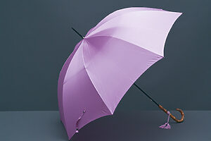 オミノ洋傘店の竹ハンドルの長傘