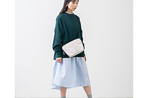 気が利く撥水ミニショルダー Sは3色展開。こちらはアイボリー