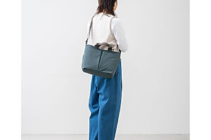 気が利く撥水2WAYショルダートート Mのグリーン