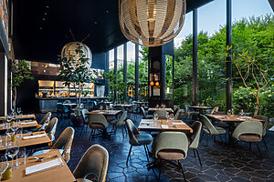 アフタヌーンティーをいただけるホテル内レストラン「KŌSA」