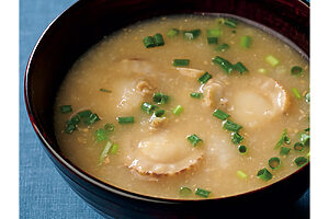 帆立とすりおろし山芋の味噌汁