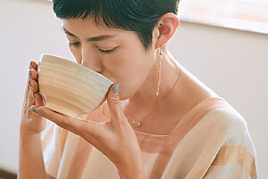 まろやかな甘みと旨みを持つ抹茶を堪能した平澤さん。「お供のほうじ茶羊羹もおいしかった」