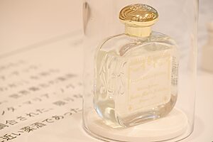 世界最古の薬局、サンタ・マリア・ノヴェッラが作った最初のフレグランス「アクア デッラ レジーナ」