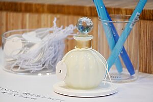 「香りの辞書づくり」で使われている香りの小瓶