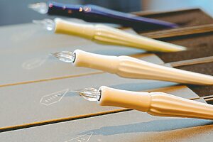 白磁の端正さと洗練されたフォルムが美しい有田焼