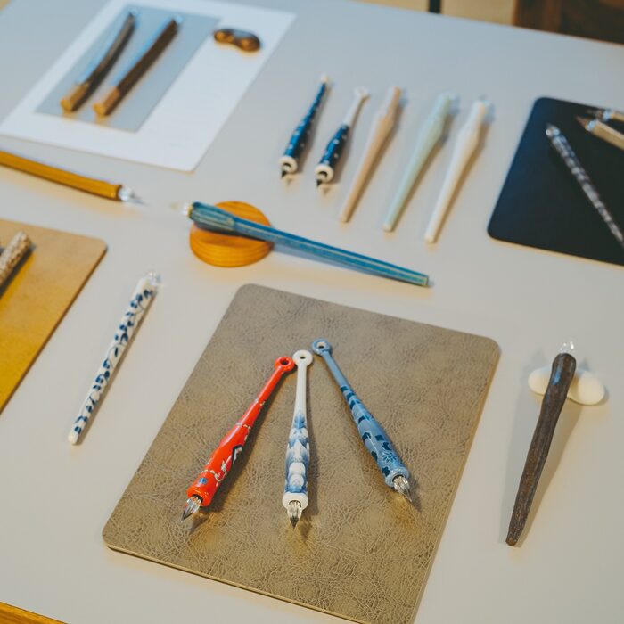 伝統工芸を手のひらに。佐賀・HIZEN5の「やきものガラスペン」で書く時間をととのえる