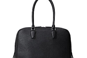 ベルオーブ ボストン20万9000円（TSUCHIYA Class）。ブラックとグレーの2色展開。約1,070g