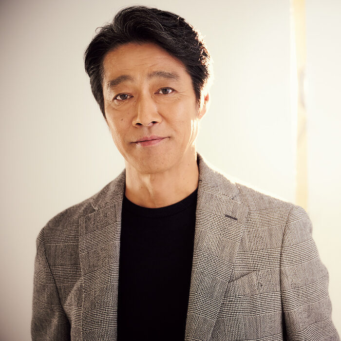 堤 真一さんが語る、舞台『ライフ・イン・ザ・シアター』──「若い頃に戻りたいなんて思いは僕は皆無です」