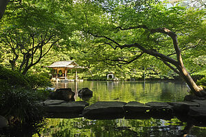 歴史ある八芳園の庭園