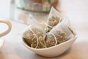 ハーブの彩りが豊かなティーバッグ