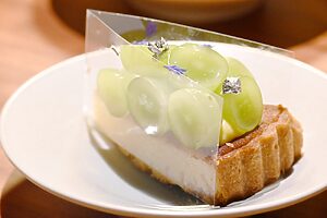 季節のフルーツを使ったケーキ