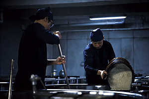 酒の仕込みは冬場が主。11月から3月までは酒蔵の見学も行われている。<a href="https://fukumitsuya.co.jp" target="_blank">詳しくはHP（https://fukumitsuya.co.jp）にて確認を</a>