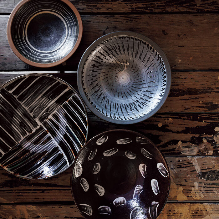 民藝の心をつないで300年。一子相伝、小鹿田焼の里を訪ねて