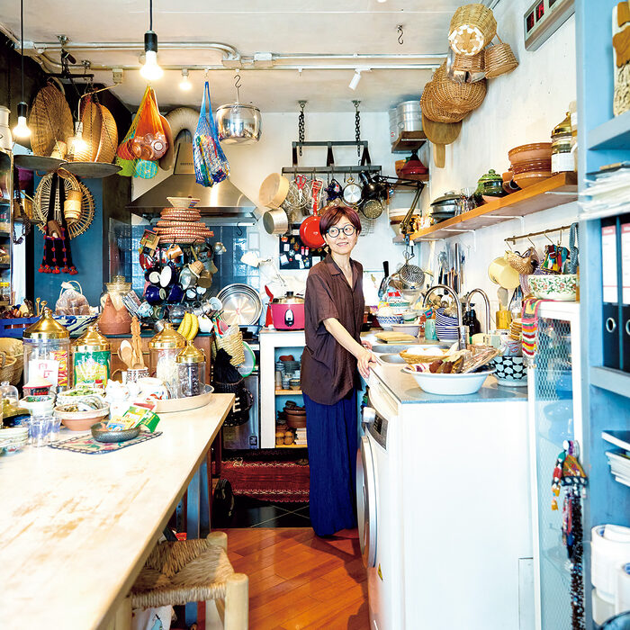 【料理家、HÅN店主・口尾麻美さんの台所】物を集めたい、飾りたい──すべてオープンで効率的な台所