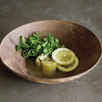 アジア料理にも似合う「和の器」──料理家・ワタナベマキさんの我が家の食卓に欠かせない器