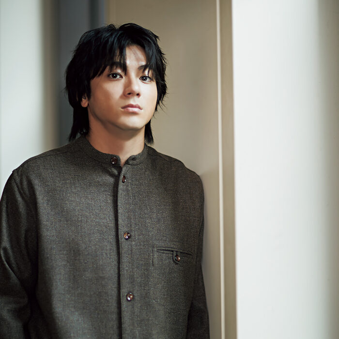 山田裕貴さんが語る、映画『爆弾』──「僕を助けるのは自分だけ、評価を受けるのも結果自分です」