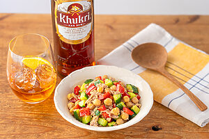 【ぐっち夫婦のお酒とおつまみ】ひよこ豆とツナのスパイシーサラダ×ラム酒