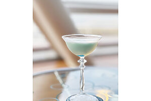 「ビスタラウンジ」オリジナルの美しいカクテル