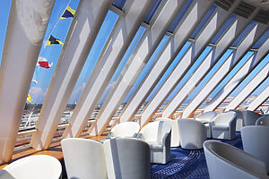 広い空間で思い思いの時間を過ごせる「ビスタラウンジ」は人気の場所