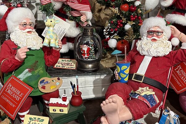 まるでおもちゃ箱！ 横浜・みなとみらいのクリスマスグッズ専門店「クリスマストイズ」