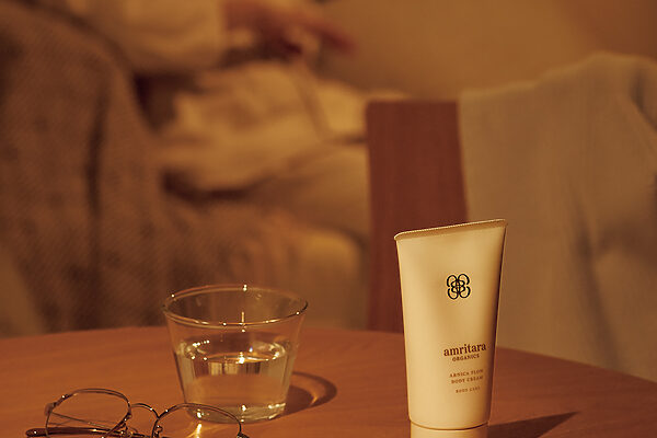 大地のエネルギーに満ちたアルニカが、肌と心を幸福に導く──倉田真由美の「キレイを育む私的名品」