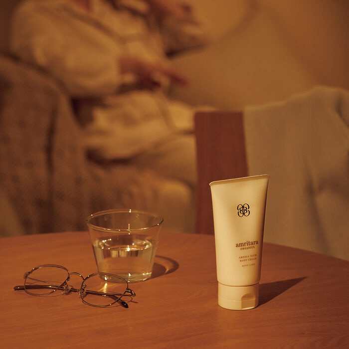 大地のエネルギーに満ちたアルニカが、肌と心を幸福に導く──倉田真由美の「キレイを育む私的名品」