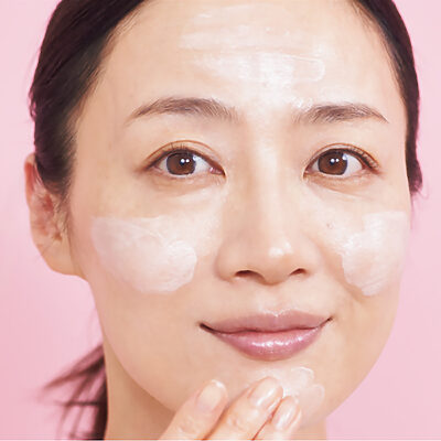 〈ベース作り編〉色と光を賢く操り、ナチュラルにトーンアップ【信頼コスメ ベースメイク部門】