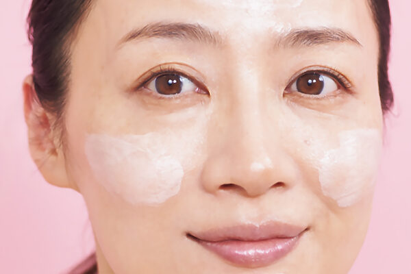 〈ベース作り編〉色と光を賢く操り、ナチュラルにトーンアップ【信頼コスメ ベースメイク部門】