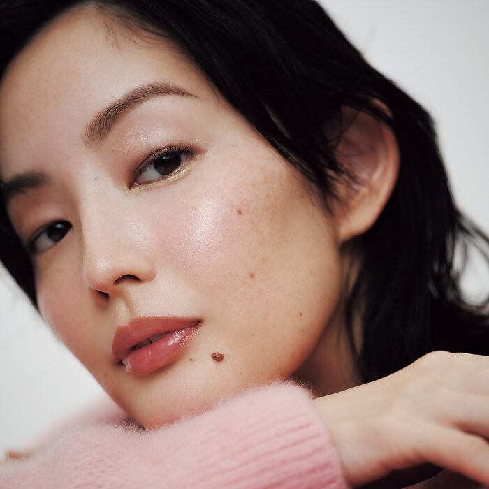 【レイナの大人の簡単・きれい・メイク術】顔立ちを引き立てるベースメイク