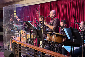 バンドの生演奏で踊るのって楽しい！