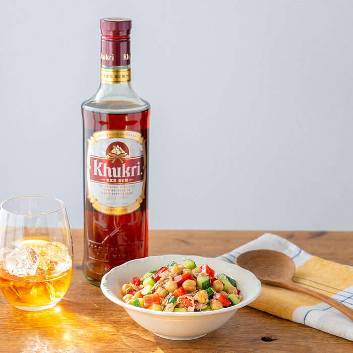 【ぐっち夫婦のお酒とおつまみ】ひよこ豆とツナのスパイシーサラダ×ラム酒