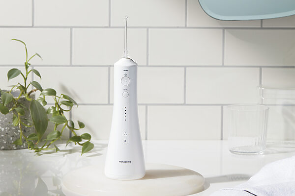 【パナソニック】口腔ケアの頼もしい相棒、超音波水流で口元に自信