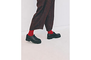 もともと形が好きだという〈ハイク〉のシューズ