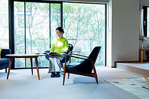 ギャラリーオーナーの引田かおりさんはスッキリ整え、“好き”をちりばめて。 家そのものをパワースポットに！