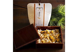 豊かな海で海藻をたくさん食べて育った雲丹は身もふっくら。漁獲当日に加工を行っており、雲丹本来の味をそのまま堪能できる