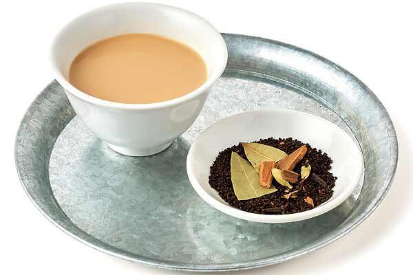 【手みやげをひとつ】贋作インドカリーマシバシイネツルカモ「スパイスチャイ」──『stock』店主・オギハラナミさん推薦