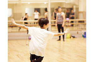 尾上眞秀さんが語る、Kバレエ・オプト『踊る。遠野物語』──「ユニークでお客さんを楽しませる役者に」