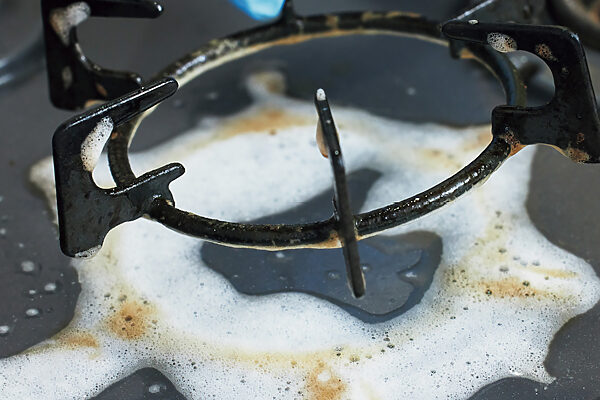 「キッチン」の掃除方法を徹底解説！ ──2026年は丙午の年。火に関わる場所を整える