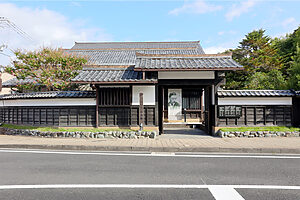 小泉八雲記念館は旧宅と隣接しており、2館共通の入館券がおすすめ