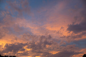 静かな時間が息づく写真の世界へ──徳永 彩 写真展「HER WORLD」