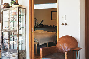 壁は珪藻土だから、動物のにおいを取ったり、調湿をしてくれる