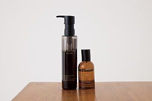 夜に欠かせない2つのウッディな香り